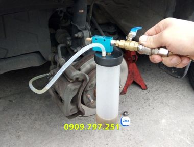 Bình hút dầu phanh ô tô xe máy dung tích 300ml