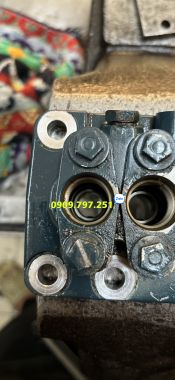 Bộ tuýp 5 cạnh và các đầu tuýp đặc biệt 12 chi tiết