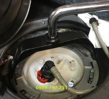 Cảo nắp bình xăng xe BMW Mercedes Benz Volvo