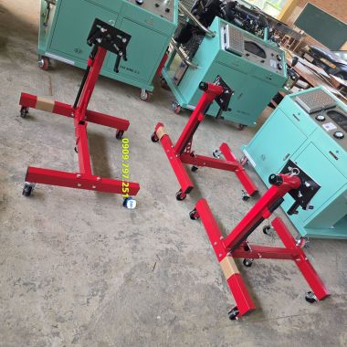 Giá xoay tháo lắp động cơ 680kg Torin T26801