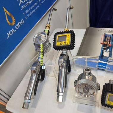 Súng bơm nhớt có đồng hồ đo lưu lượng điện tử Jolong G102