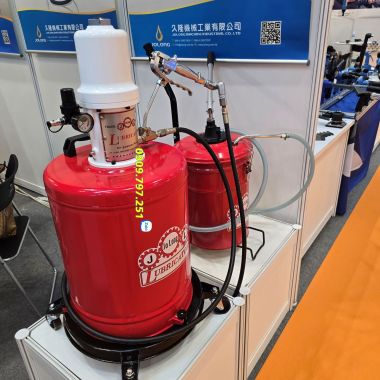 Thiết bị bơm mỡ bò khí nén thùng 20kg Đài Loan Jolong A65-G