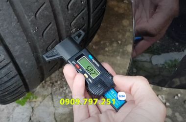 Thước đo độ mòn lốp xe điện tử